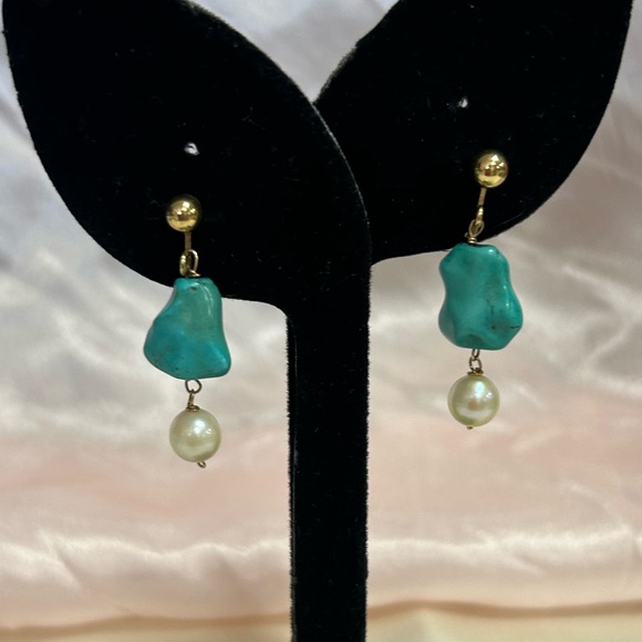 14 K gold Turquoise and cultured pearl vintage screw back earrings - Picture 4 of 10